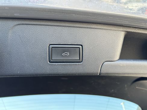 Certified 2023 Volkswagen Atlas Cross Sport SEL image 29