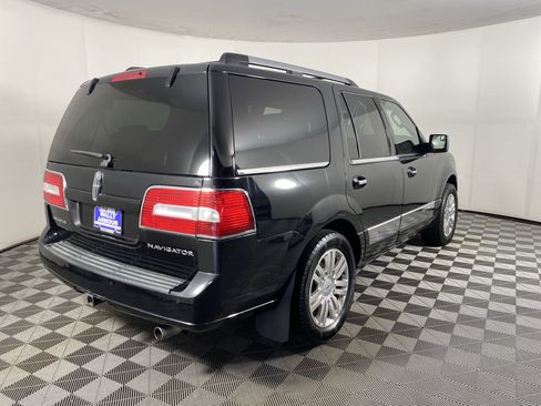 Used 2014 Lincoln Navigator 4WD image 7