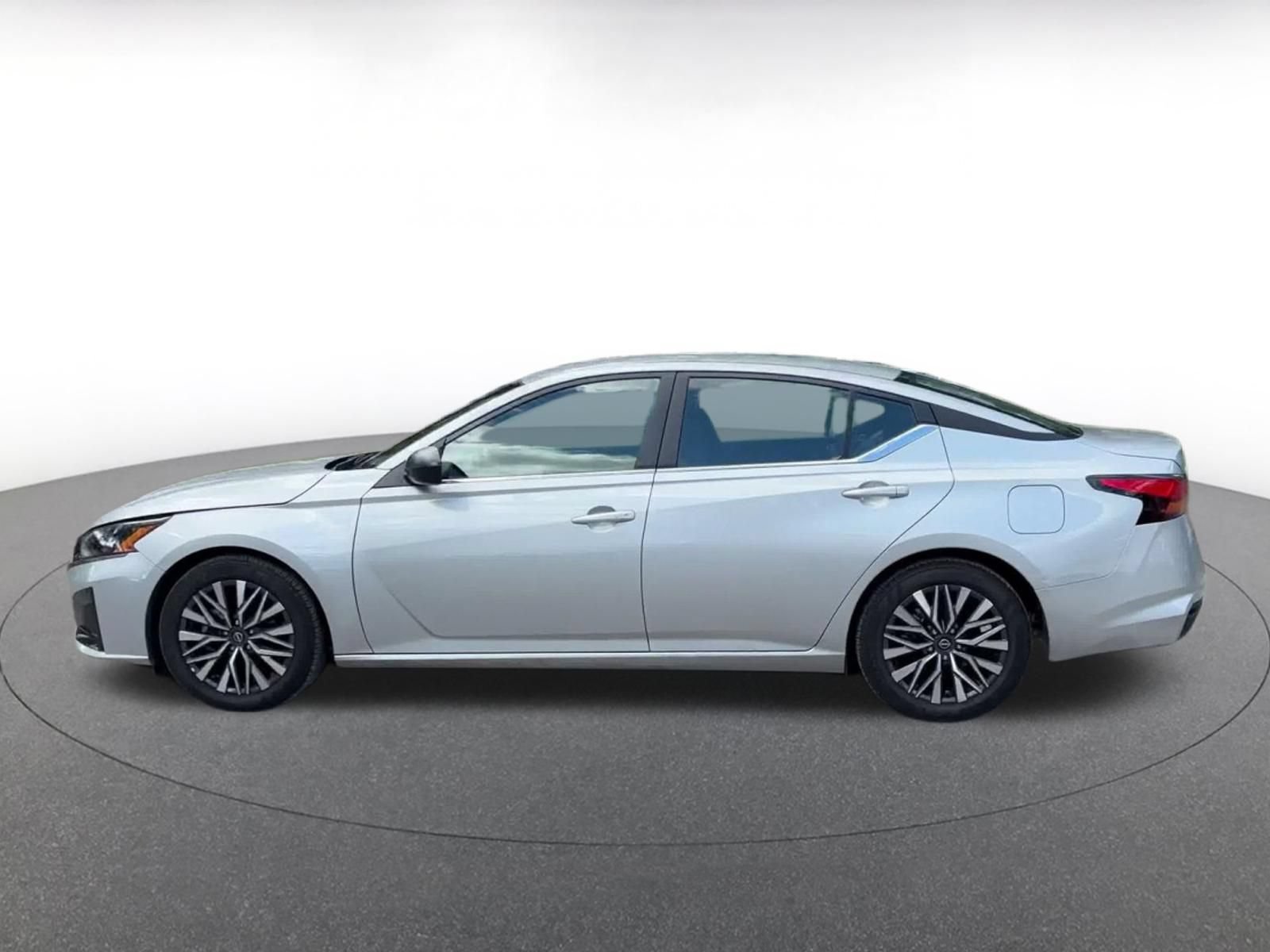 Used 2026 Nissan Altima 2.5 SV FWD image 8