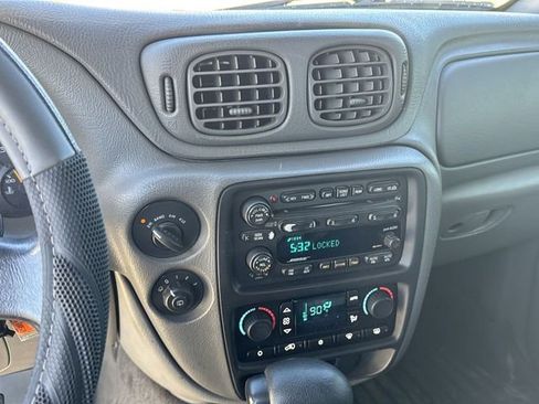 Used 2002 Chevrolet TrailBlazer LT w/ LT Leather Plus Pkg image 13