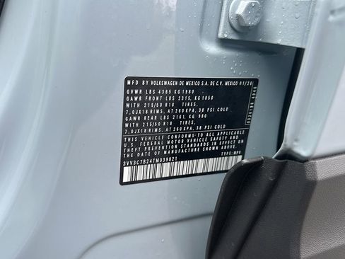 New 2026 Volkswagen Taos SE image 28