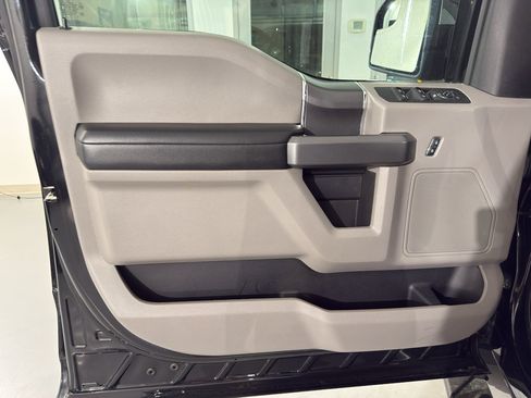 Used 2019 Ford F150 XLT w/ Equipment Group 302A Luxury image 17