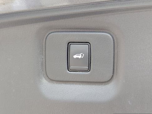 Used 2020 Nissan Pathfinder Platinum AWD/4WD image 12
