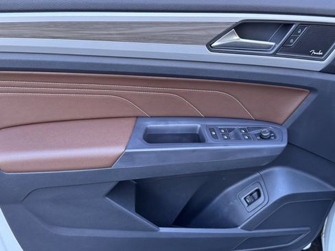 Used 2021 Volkswagen Atlas SEL Premium image 34