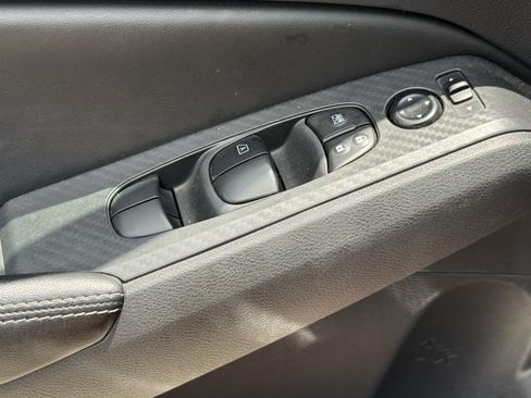 Used 2025 Nissan Altima 2.5 SV FWD image 26