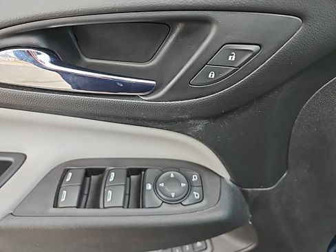 Used 2020 Chevrolet Equinox Premier image 10