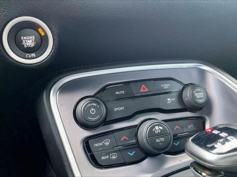 Used 2019 Dodge Challenger SXT RWD image 23