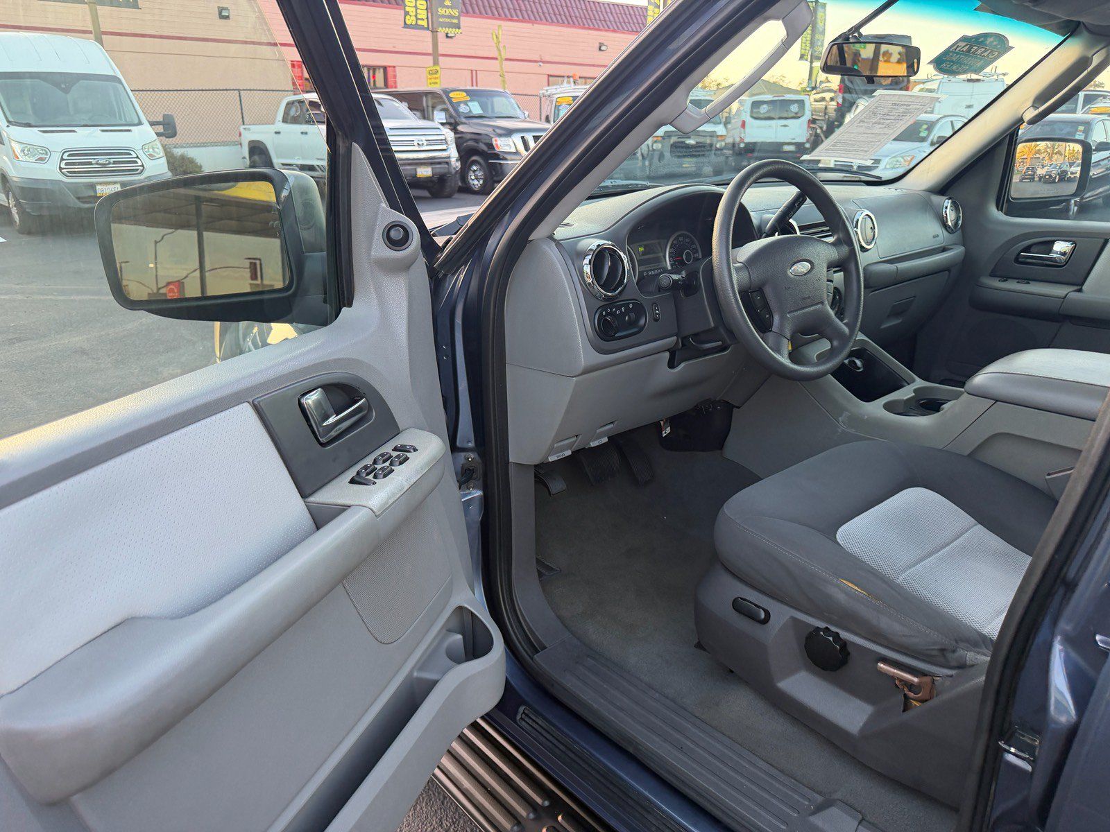 Used 2006 Ford Expedition XLT RWD image 20