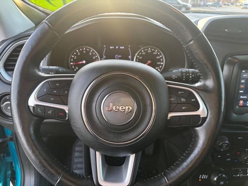 Used 2019 Jeep Renegade Latitude w/ Cold Weather Group image 13