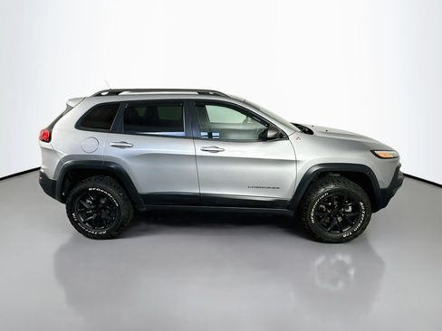 Used 2015 Jeep Cherokee Trailhawk w/ Leather Interior Group AWD/4WD image 8