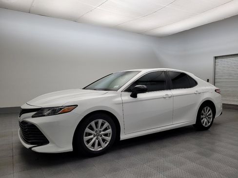 Used 2019 Toyota Camry LE w/ Carpet Mat Package image 2