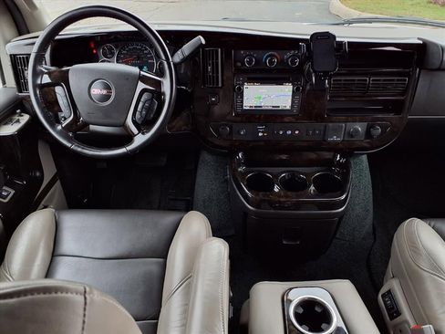 Used 2020 GMC Savana 2500 w/ Enhanced Convenience Package image 3