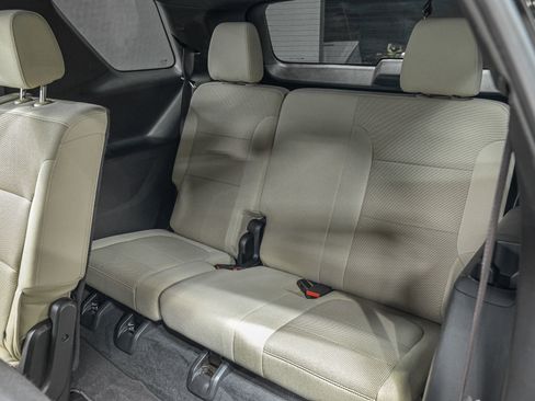 Used 2023 Chevrolet Traverse LS image 27