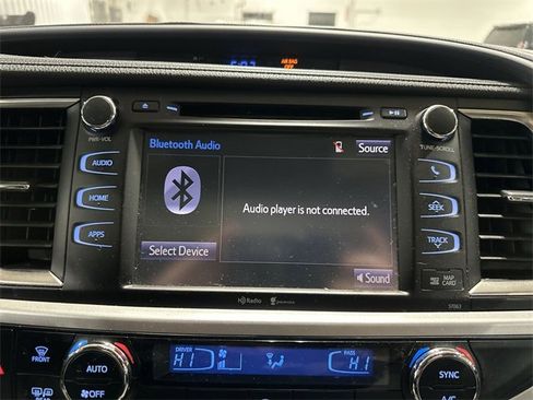 Used 2015 Toyota Highlander XLE image 31