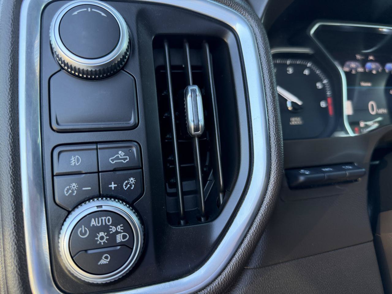 Used 2019 GMC Sierra 1500 Denali w/ Technology Package RWD image 24