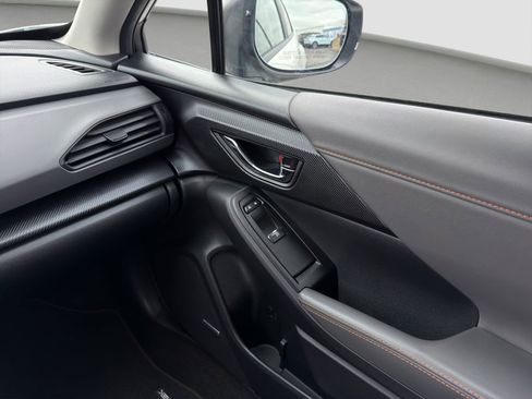 Used 2025 Subaru Crosstrek 2.5i Limited w/ Crosstrek Mirror Package AWD/4WD image 17