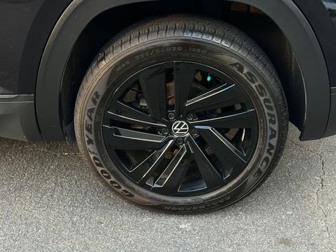 Used 2022 Volkswagen Atlas Cross Sport SE w/ Panoramic Sunroof Package image 11