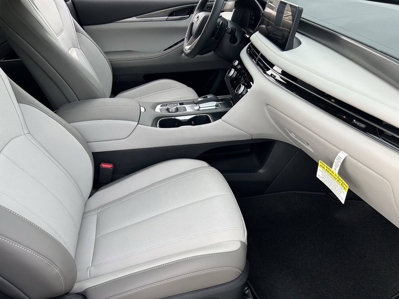 Certified 2027 INFINITI QX60 Luxe w/ Family Package AWD/4WD image 15