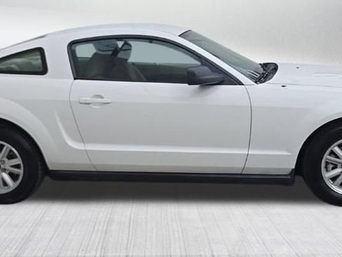 Used 2006 Ford Mustang Coupe image 4