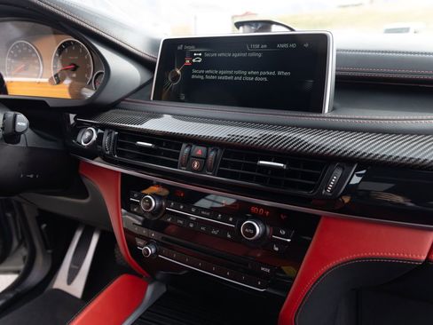 Used 2015 BMW X6 M image 22