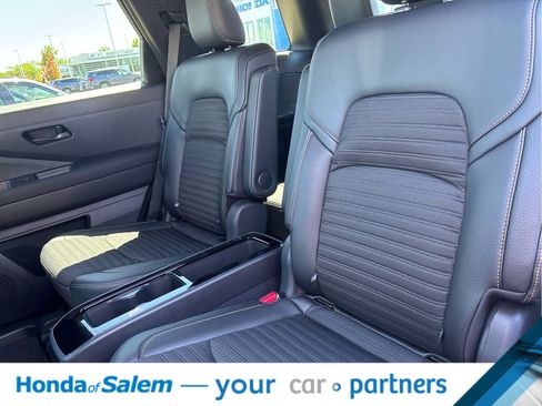 Used 2025 Nissan Pathfinder Rock Creek AWD/4WD image 13