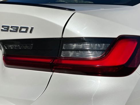 Used 2025 BMW 330i Sedan w/ M Sport Package image 33