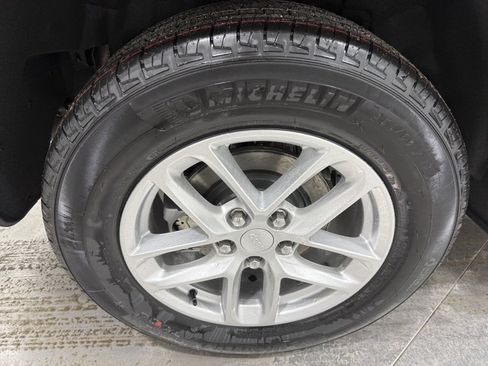 New 2026 Jeep Grand Cherokee Laredo image 8