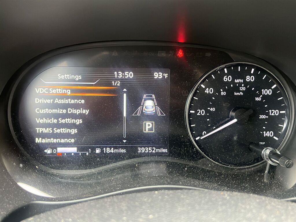 Used 2023 Nissan Kicks SV FWD image 3