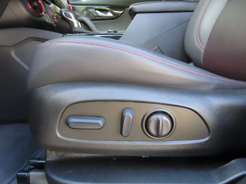 Used 2022 Chevrolet Blazer RS w/ Enhanced Convenience Package image 9