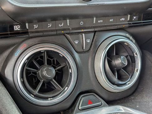 Used 2020 Chevrolet Camaro LT image 15