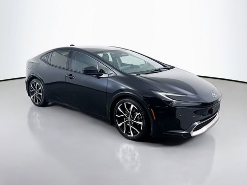 Certified 2025 Toyota Prius XSE Premium image 3