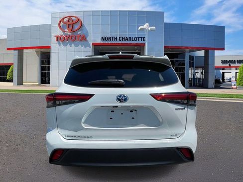 Used 2022 Toyota Highlander Bronze Edition AWD/4WD image 5