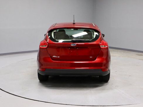 Used 2017 Ford Focus SE w/ Cold Weather Package FWD image 10