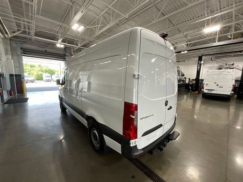 Used 2025 Mercedes-Benz Sprinter 2500 image 3