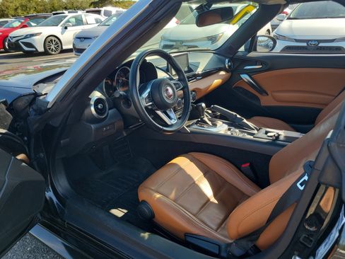 Used 2017 FIAT 124 Spider Lusso image 18