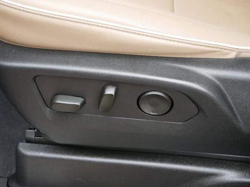 Used 2023 Chevrolet Suburban Premier AWD/4WD image 25