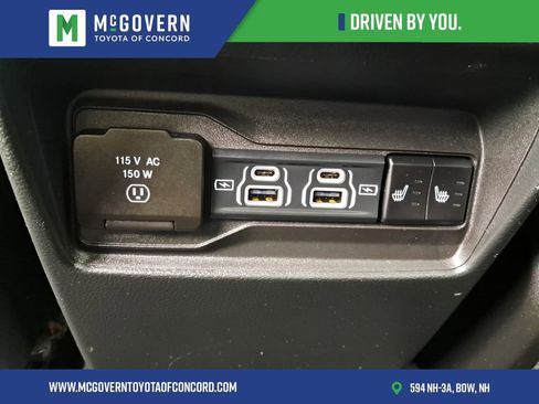 Used 2023 Jeep Grand Cherokee Limited w/ Black Appearance Package AWD/4WD image 26