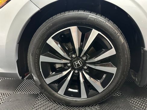 Used 2024 Honda Civic EX-L image 34