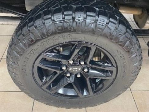 Used 2021 Chevrolet Silverado 1500 Custom Trail Boss AWD/4WD image 29