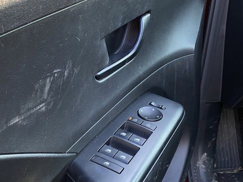 Used 2024 Hyundai Kona SEL image 11