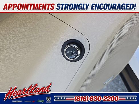 Used 2019 GMC Acadia Denali AWD/4WD image 33