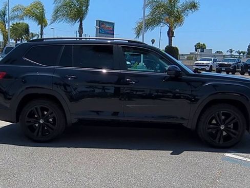 Used 2022 Volkswagen Atlas SEL R-Line AWD/4WD image 9