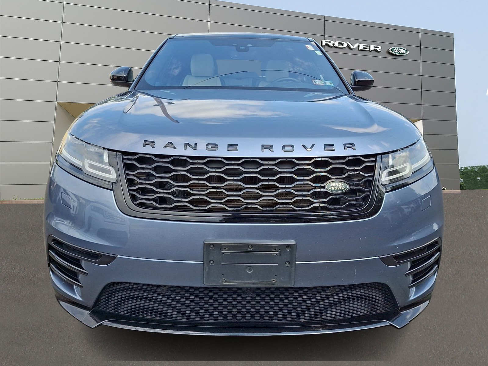 Used 2019 Land Rover Range Rover Velar R-Dynamic SE AWD/4WD image 8