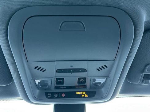 Used 2024 GMC Terrain AT4 w/ Infotainment Package II image 31