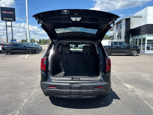 Certified 2023 GMC Acadia SLE w/ Driver Convenience Package AWD/4WD image 10