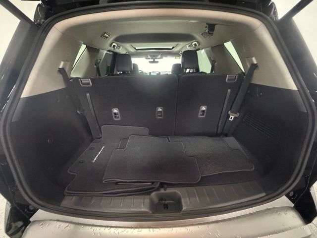 Used 2025 Nissan Pathfinder SL w/ SL Premium Package AWD/4WD image 10
