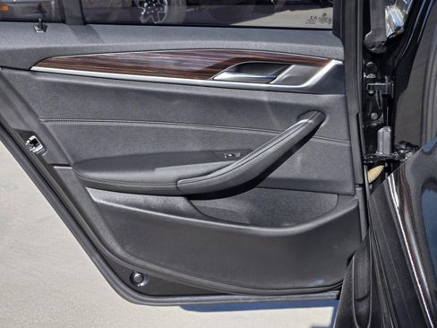 Used 2022 BMW 530e image 26