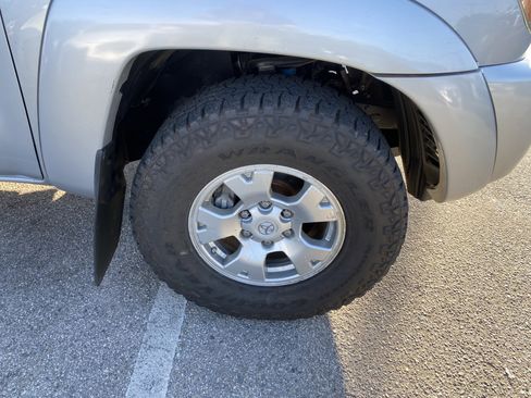 Used 2011 Toyota Tacoma 4x4 Double Cab w/ TRD Off-Road Pkg w/JBL Audio image 23