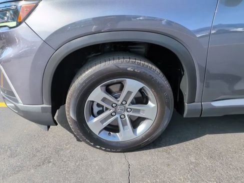 Used 2025 Honda Pilot EX-L image 12