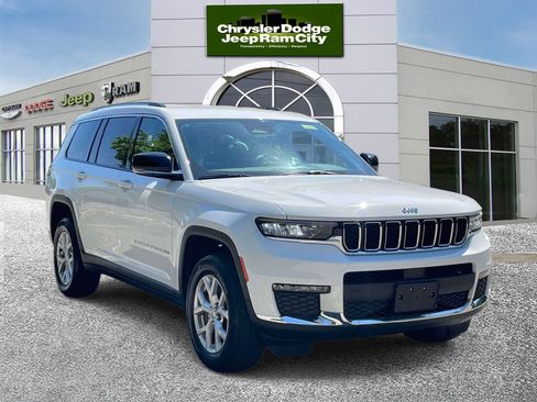 Used 2023 Jeep Grand Cherokee L Limited AWD/4WD image 4